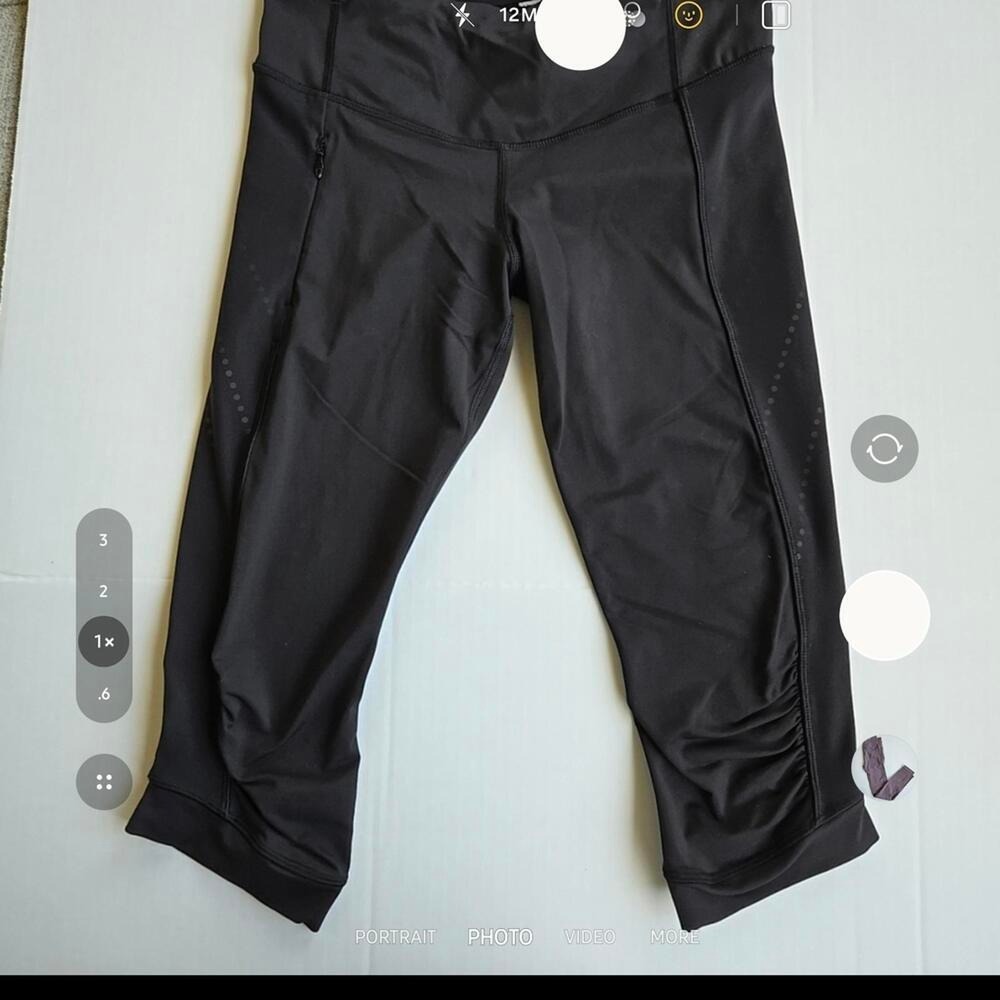 Lululemon Black Mesh Reflective Ruched Crop Leggings Size 6 Zipper Pocket Active